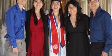 Gia đình gốc Việt có ba con tốt nghiệp đại học top đầu Mỹ