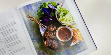 Bún chả vào sách nấu ăn nhân 70 năm trị vì của Nữ hoàng