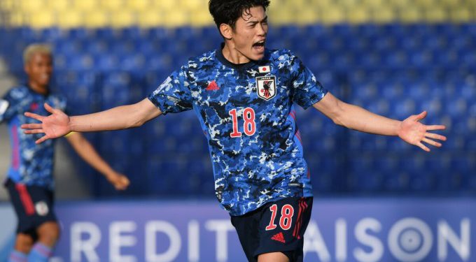 Bán kết U23 châu Á: Cơ hội cho những Samurai trẻ