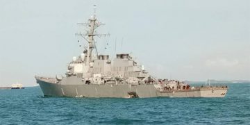 Bồi thường gần 45 triệu USD vì đâm chiến hạm Mỹ