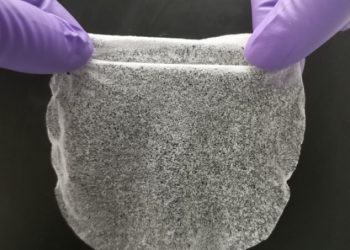 Màng gel tạo 13 lít nước từ không khí mỗi ngày