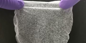 Màng gel tạo 13 lít nước từ không khí mỗi ngày