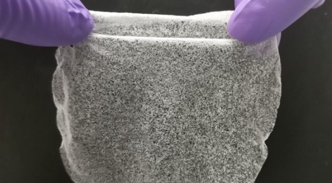 Màng gel tạo 13 lít nước từ không khí mỗi ngày