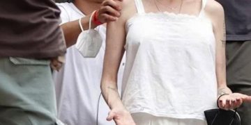 Pax Thiên theo mẹ Angelina Jolie đi làm phim