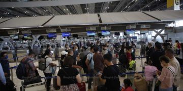 Thái Lan bỏ yêu cầu điền tờ khai xuất nhập cảnh