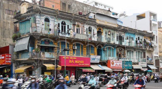 Di dời khẩn các hộ dân ở chung cư nguy cơ sập