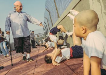 Hồng Kim Bảo: ‘Hồi nhỏ khổ mà vui’