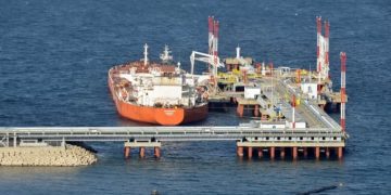 Mỹ – EU thảo luận ngoại lệ cho lệnh cấm dầu Nga