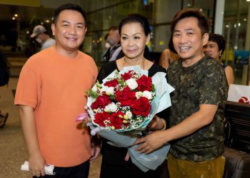 Khánh Ly về nước làm tour diễn cuối