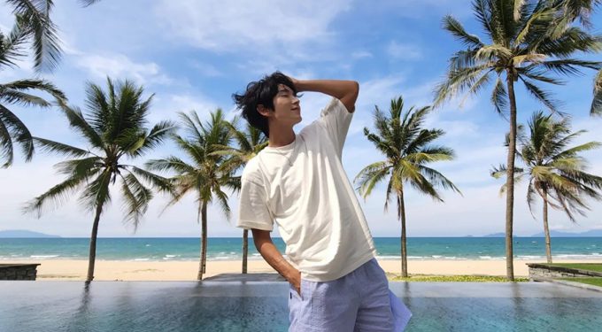 Lee Jun Ki tận hưởng nắng gió Hội An