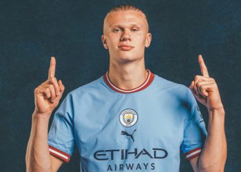 Haaland ghi bàn nhiều hơn Ronaldo, Messi thời trẻ