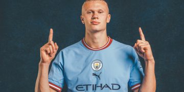 Haaland ghi bàn nhiều hơn Ronaldo, Messi thời trẻ