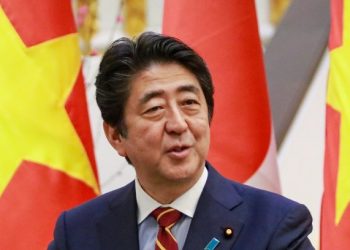 Ông Shinzo Aba phát biểu trong chuyến thăm Việt Nam tháng 1/2017. Ảnh: TTXVN.