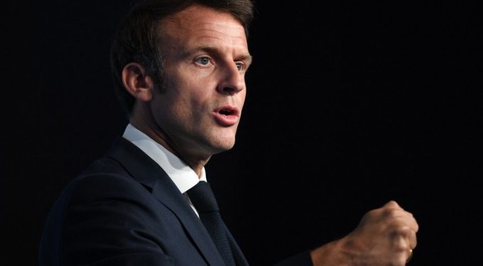 Tổng thống Pháp Emmanuel Macron phát biểu tại hội nghị thượng đỉnh NATO ở Madrid ngày 30/6. Ảnh: AFP.