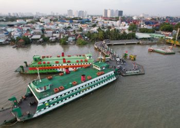 Phà Cát Lái hiện là một trong tuyến giao thông kết nối TP HCM qua Nhơn Trạch, Đồng Nai. Ảnh: Gia Minh