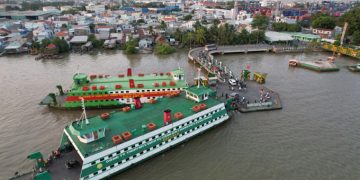 Phà Cát Lái hiện là một trong tuyến giao thông kết nối TP HCM qua Nhơn Trạch, Đồng Nai. Ảnh: Gia Minh