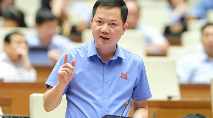 Ủy viên chuyên trách Ủy ban Quốc phòng An ninh của Quốc hội, đại biểu Trịnh Xuân An tại nghị trường. Ảnh: Media Quốc hội