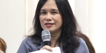 TS Thái Thị Tuyết Dung, giảng viên Đại học Kinh tế - Luật, phát biểu tại hội nghị chiều 13/7. Ảnh: Thu Hằng